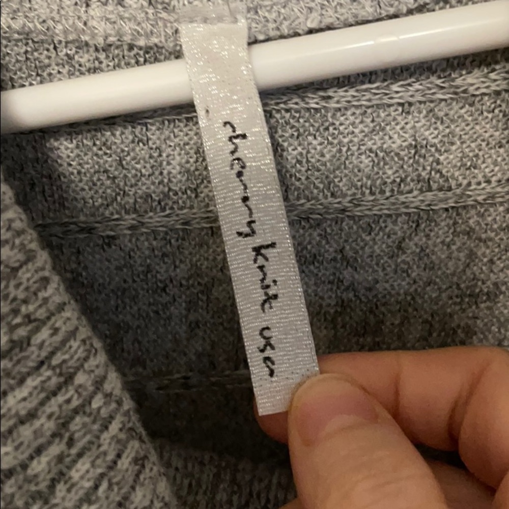 Grey turtleneck sweater - Picture 9 of 10